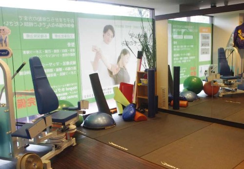 プロフェッショナルメディックの正社員 柔道整復師 接骨院・整骨院 鍼灸整骨院 訪問マッサージ・訪問鍼灸求人イメージ