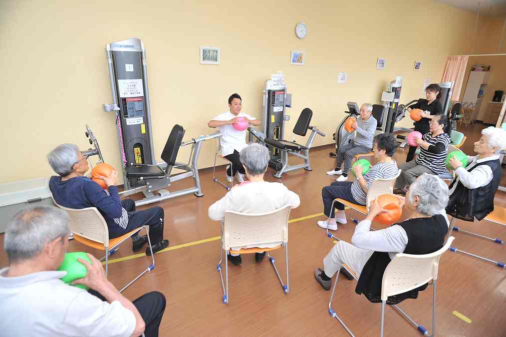正社員 機能訓練指導員 介護施設の求人情報イメージ1
