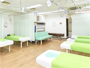 あさひろはりきゅう整骨院 新宿院の正社員 柔道整復師 接骨院・整骨院の求人情報イメージ3