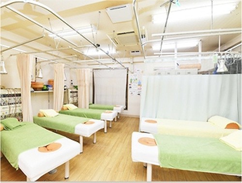 朝宏 市川駅前はりきゅう整骨院の正社員 あん摩マッサージ指圧師 接骨院・整骨院 鍼灸整骨院求人イメージ
