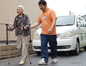 正社員 柔道整復師 鍼灸師 あん摩マッサージ指圧師 機能訓練指導員 PT・OT・ST 介護施設・デイサービスの求人情報イメージ3