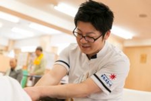 正社員 機能訓練指導員 介護施設求人イメージ